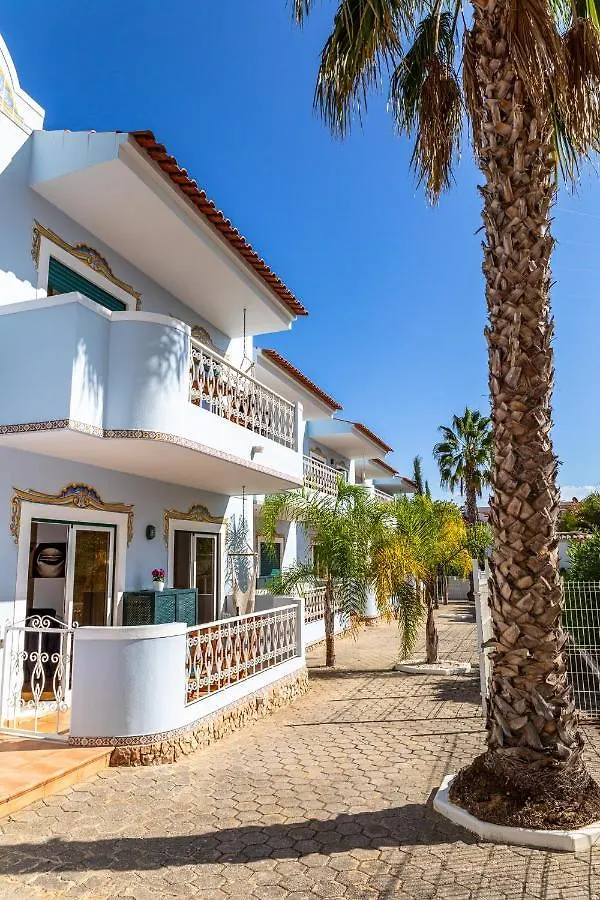 Giramar Apartamentos Turisticos Lagos 3*,